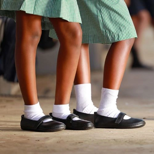 چطور کفش مدرسه ای بچه گانه را انتخاب کنیم؟