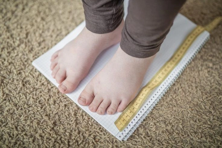 چگونه سایز کفش بچه گانه را به درستی اندازه بگیریم؟
