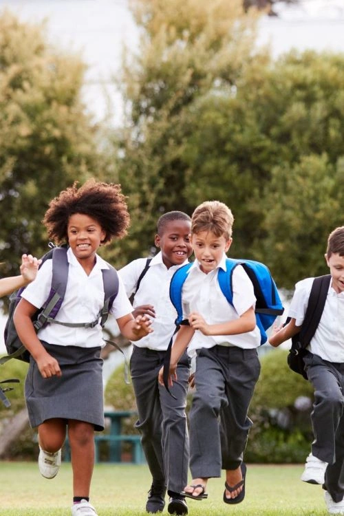 راهنمای کامل انتخاب کتونی بچه گانه برای مدرسه، ورزش و بازی